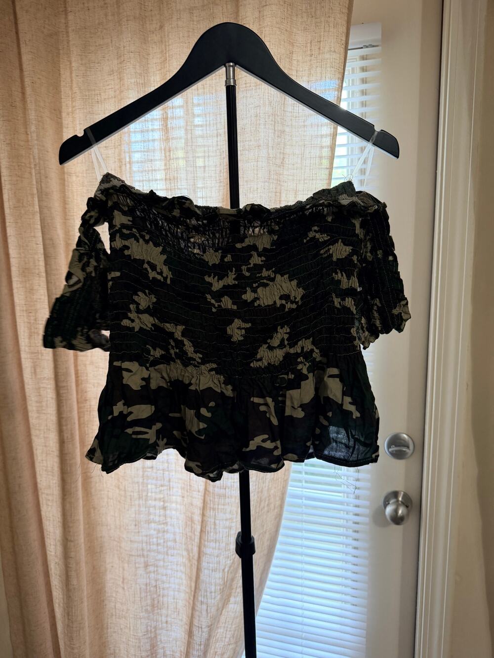 Love brand camo peplum halter drop shoulder top nwt 1x
